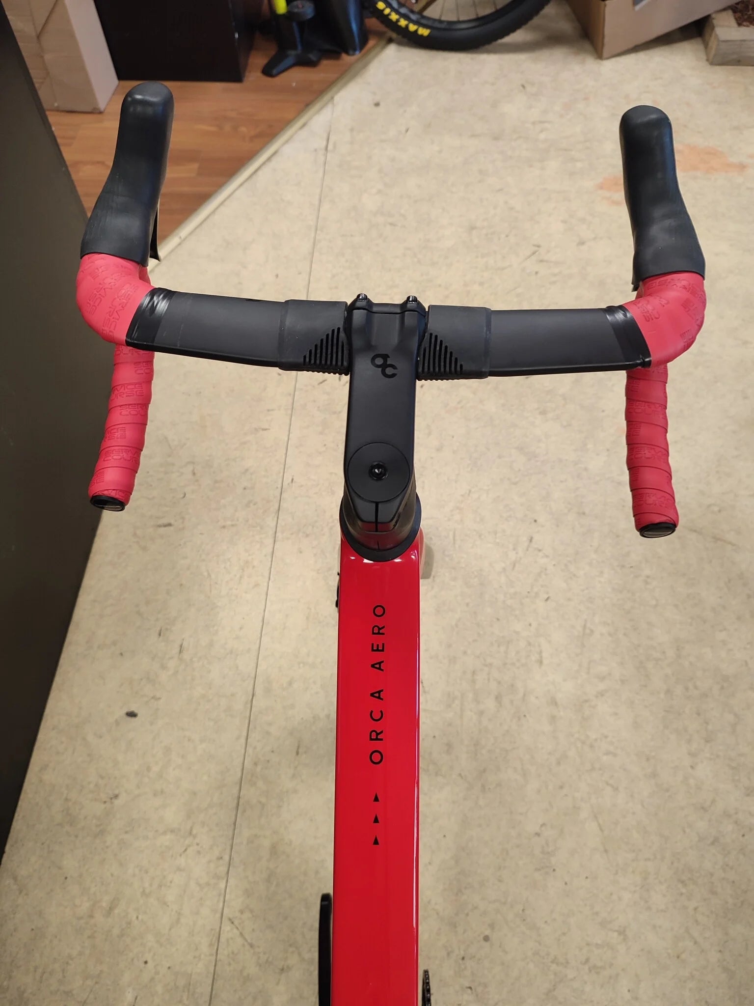 ORCA AERO M35ILTD PWR Red Black 53cm